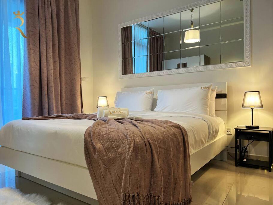 Escape In Al Reem Oasis Euphoria * Abu Dhabi