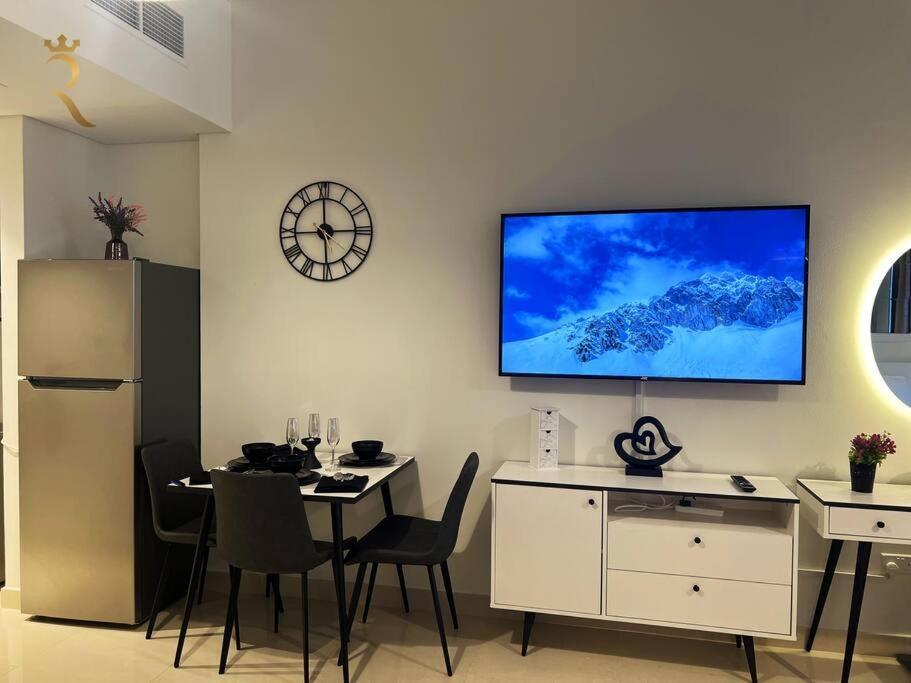 Escape In Al Reem Oasis Euphoria Abu Dhabi